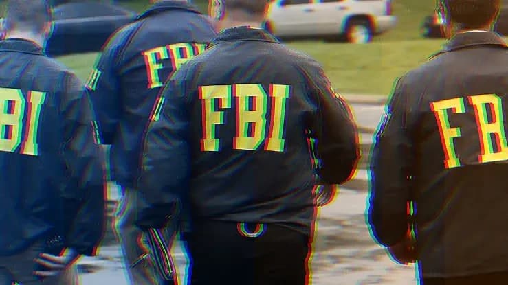 Gli hacker che dicono di avere i dati di tutti i dipendenti dell’FBI chiedono al Bureau di ritirare un avviso